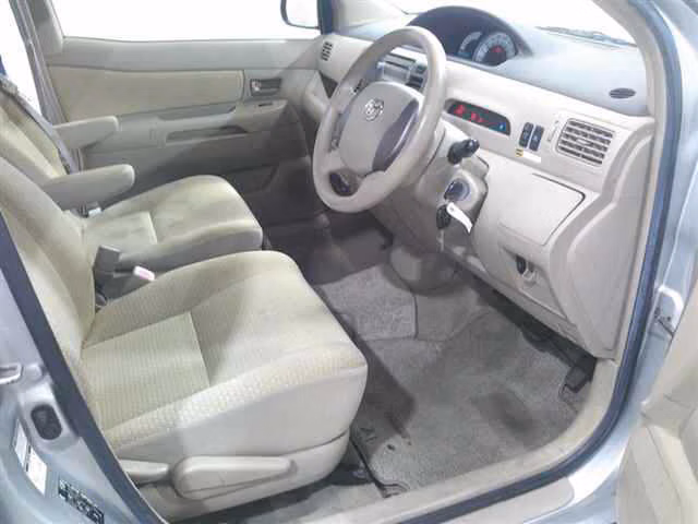 TOYOTA RAUM