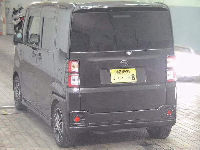 DAIHATSU WAKE