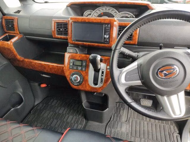 DAIHATSU WAKE