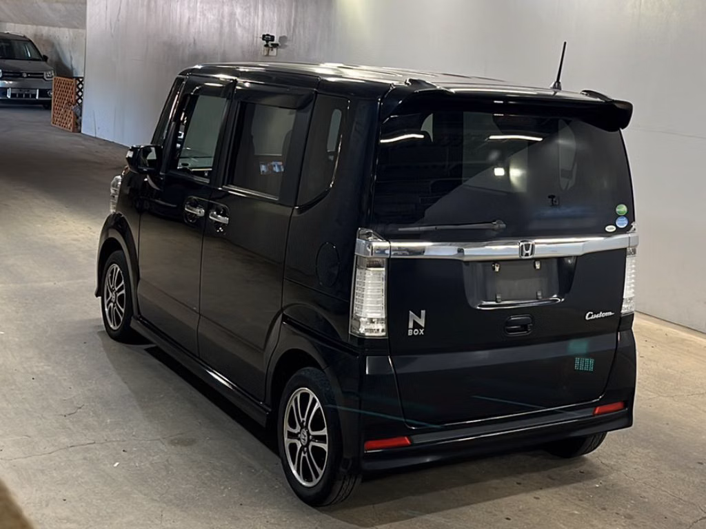 HONDA N-BOX