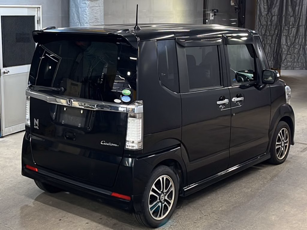 HONDA N-BOX