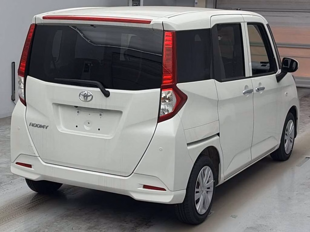 TOYOTA ROOMY