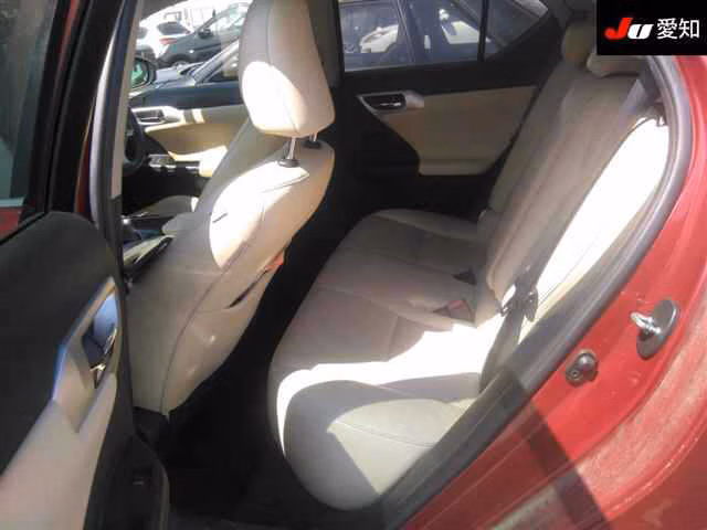 LEXUS CT200H