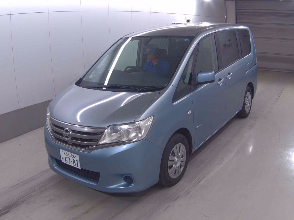 NISSAN SERENA
