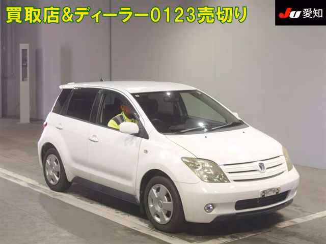 TOYOTA IST