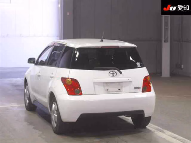TOYOTA IST