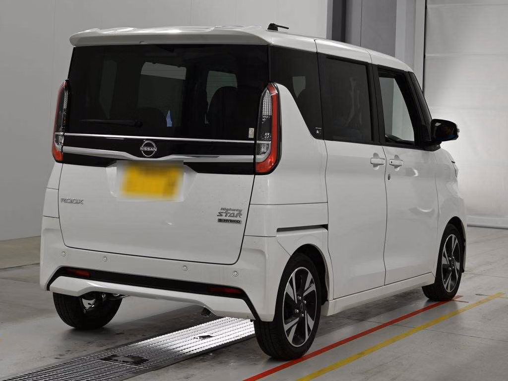 NISSAN ROOX