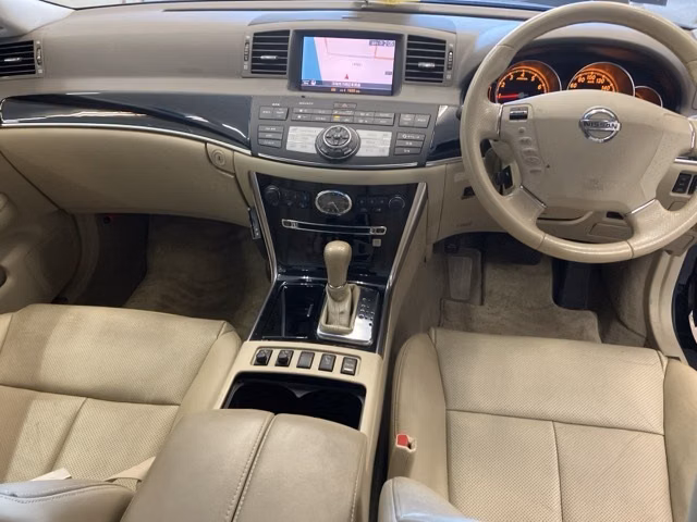 NISSAN FUGA