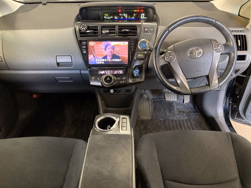 TOYOTA PRIUS ALPHA