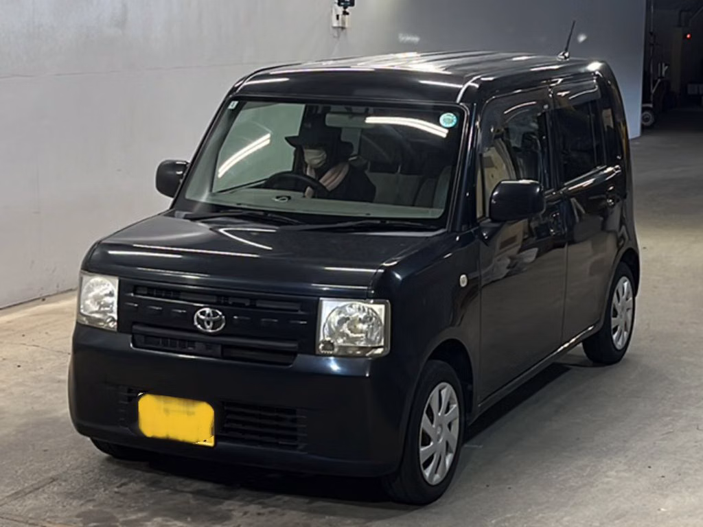 TOYOTA PIXIS SPACE
