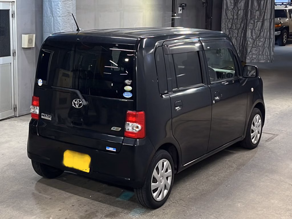 TOYOTA PIXIS SPACE