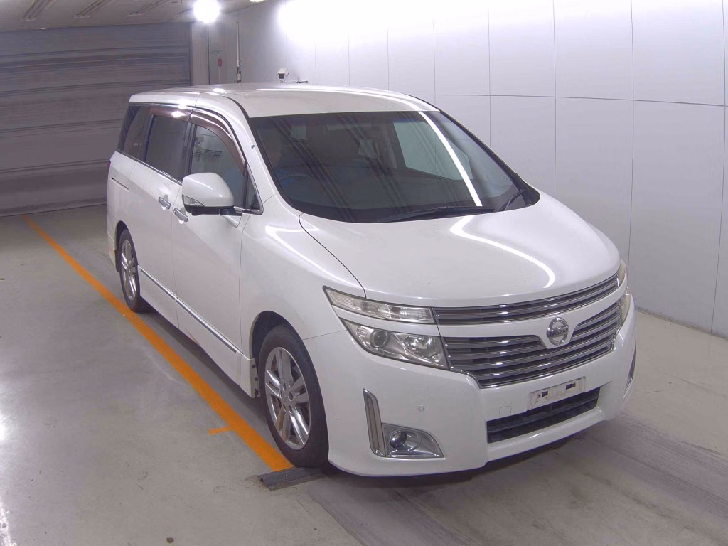 NISSAN ELGRAND