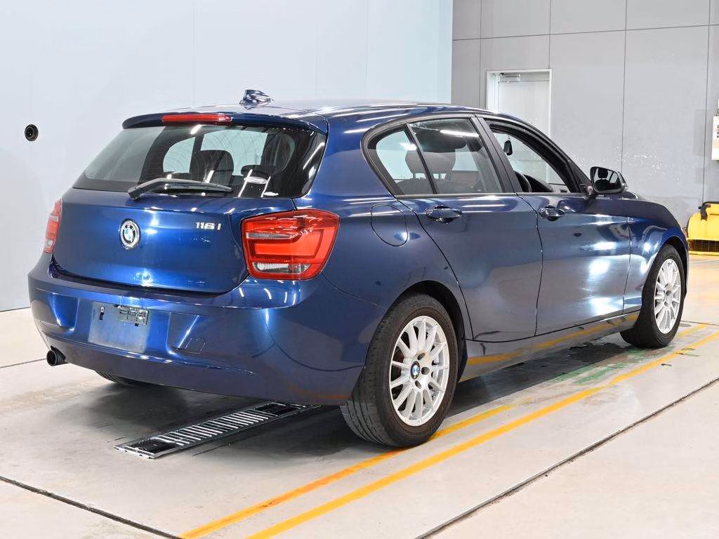 BMW 1-SERIES