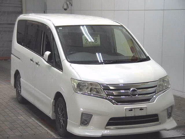 NISSAN SERENA