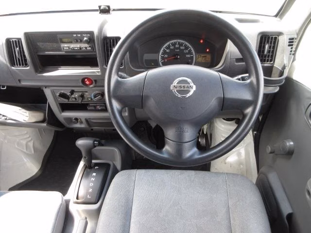 NISSAN NV100 CLIPPER