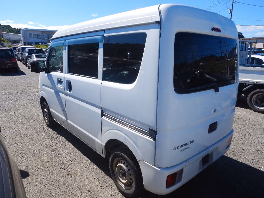 MITSUBISHI MINICAB