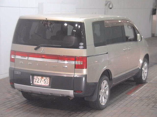 MITSUBISHI DELICA D:5