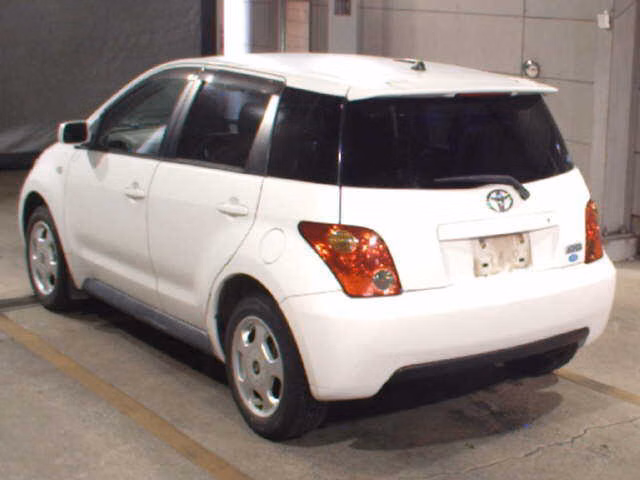 TOYOTA IST