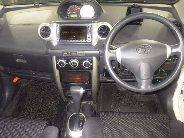 TOYOTA IST
