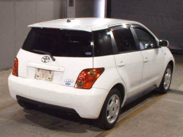 TOYOTA IST