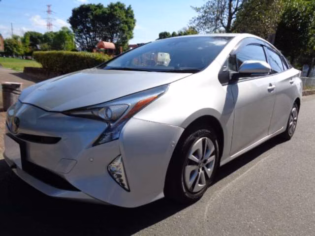 TOYOTA PRIUS