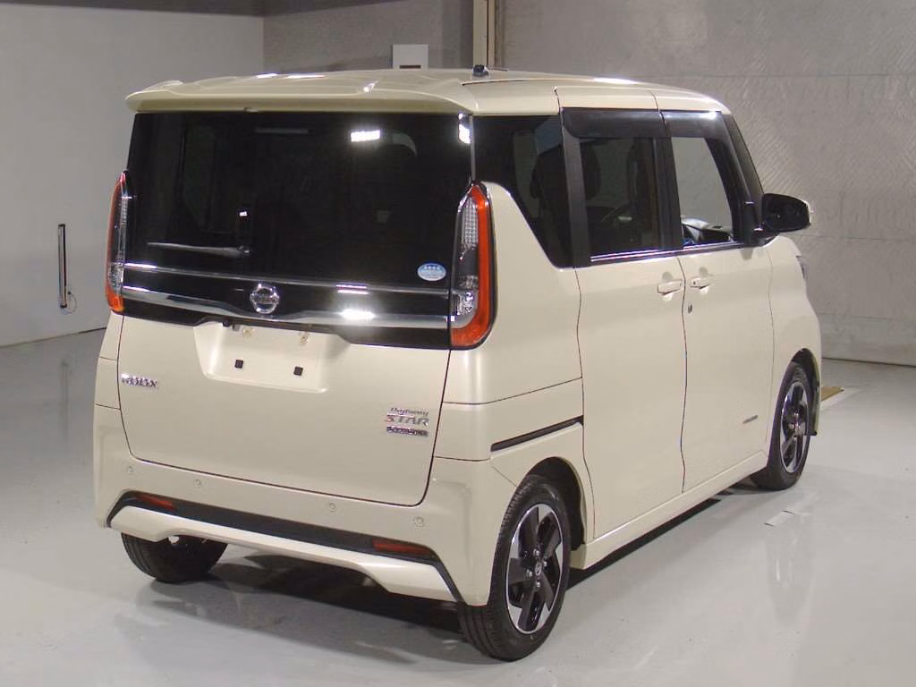 NISSAN ROOX