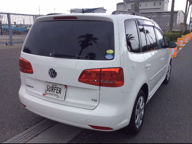 VOLKSWAGEN TOURAN