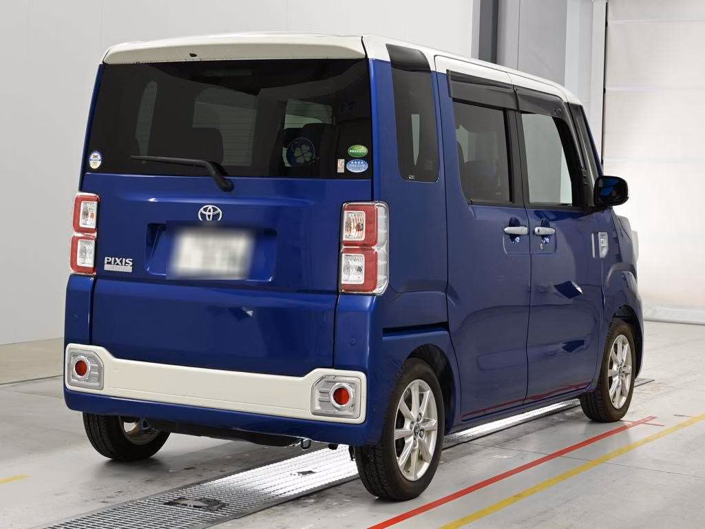 TOYOTA PIXIS MEGA