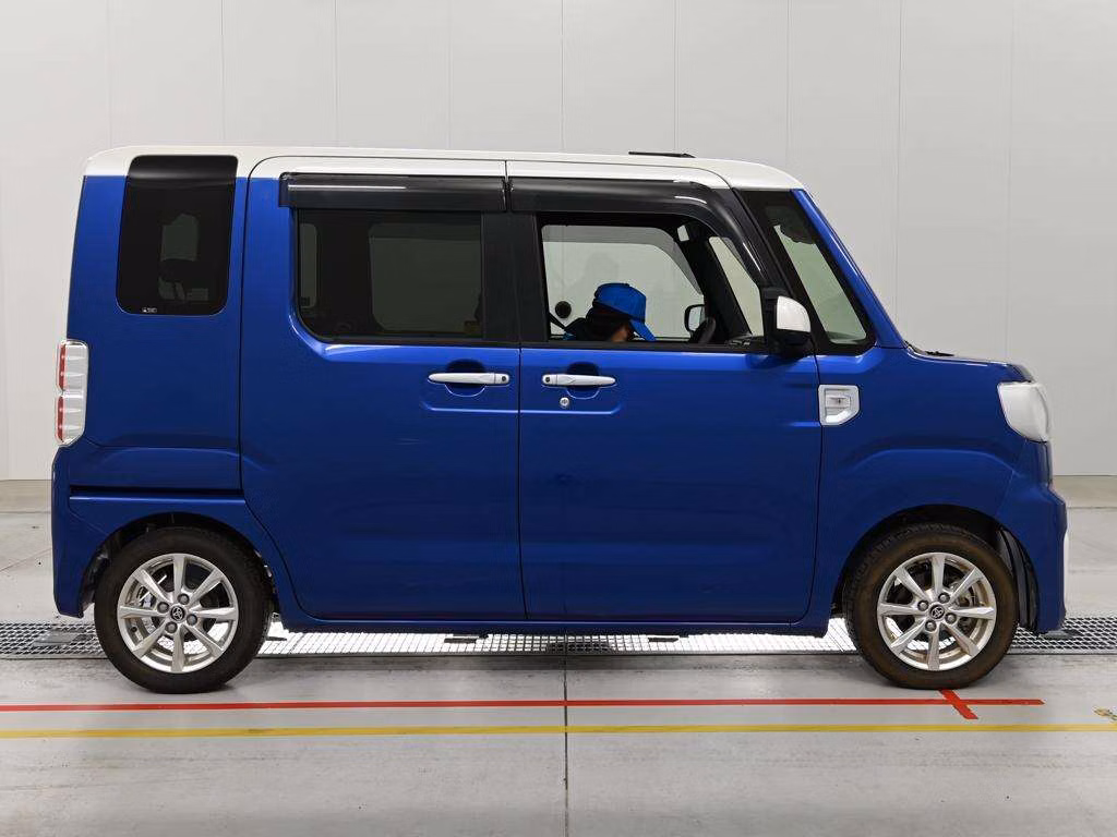 TOYOTA PIXIS MEGA