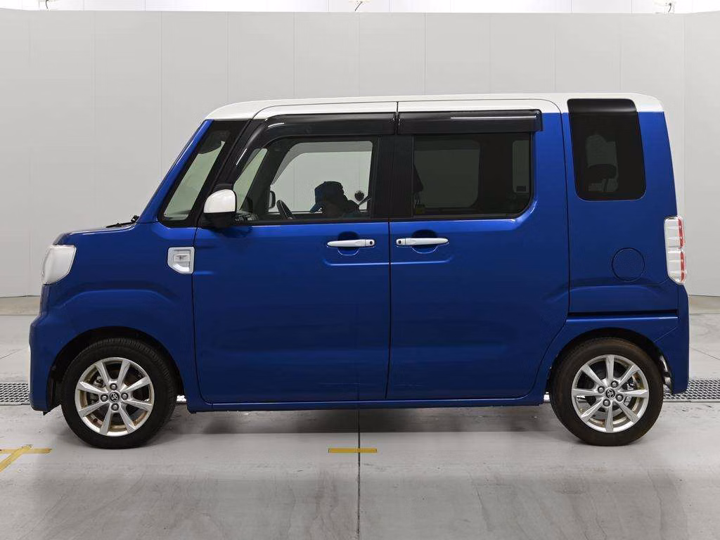 TOYOTA PIXIS MEGA