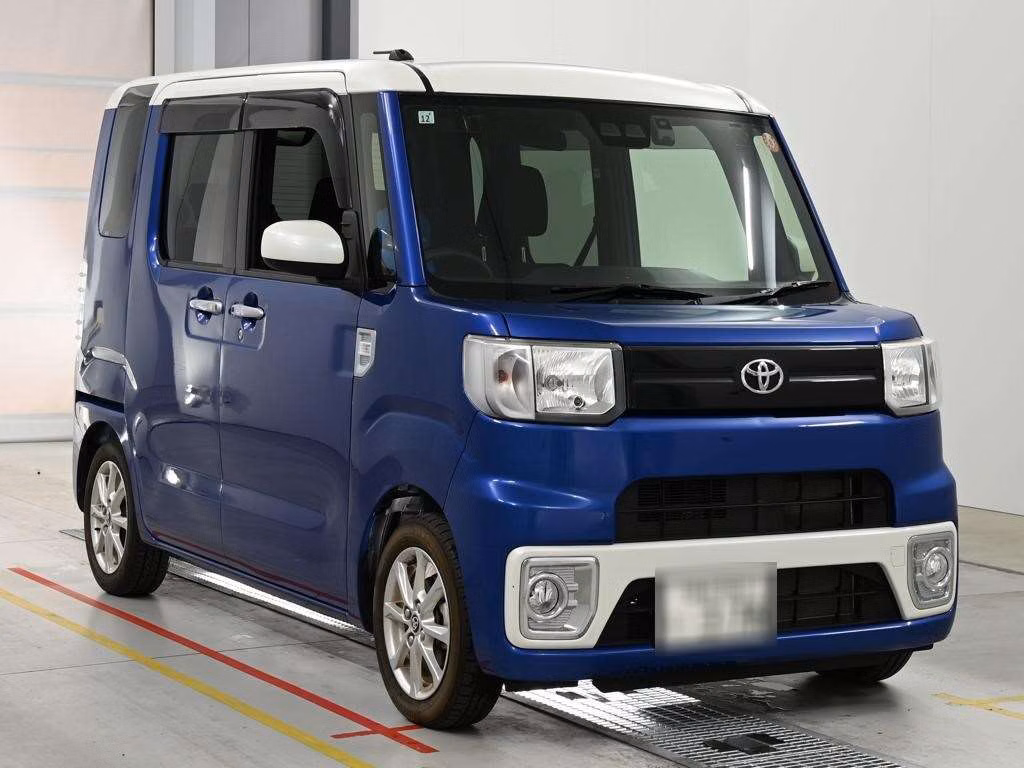 TOYOTA PIXIS MEGA