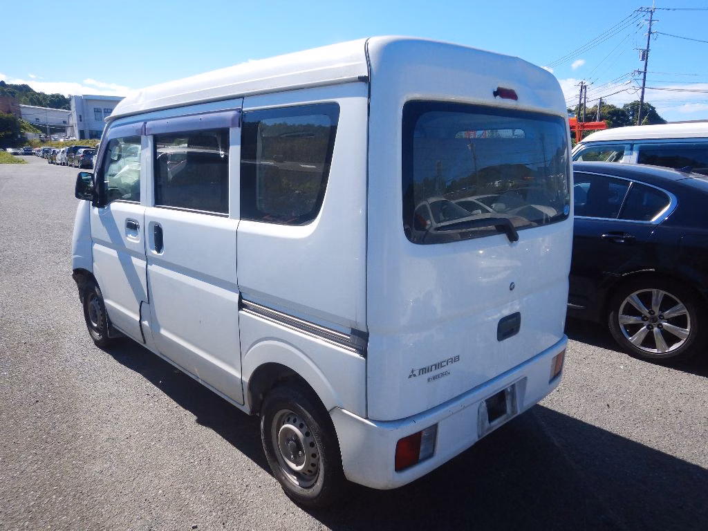MITSUBISHI MINICAB