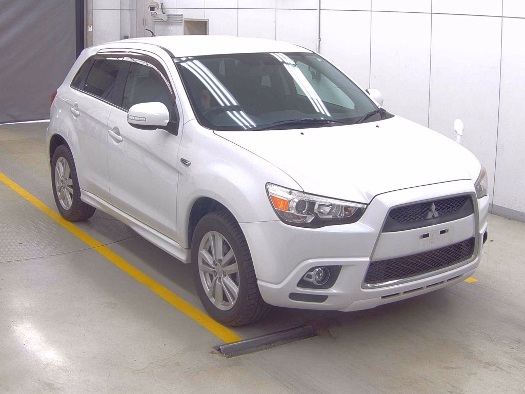 MITSUBISHI RVR