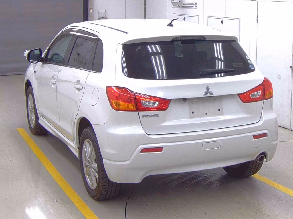 MITSUBISHI RVR
