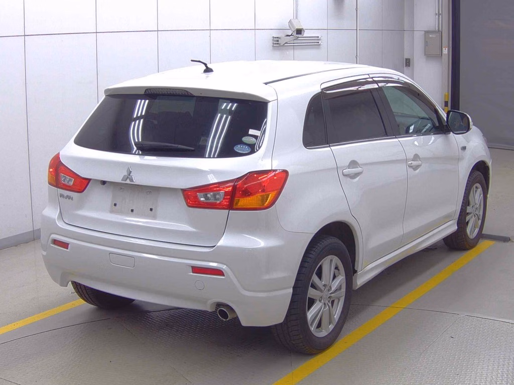 MITSUBISHI RVR