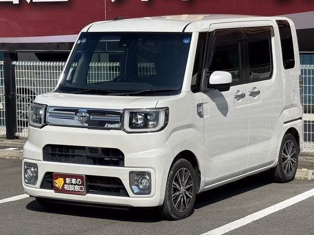 TOYOTA PIXIS MEGA