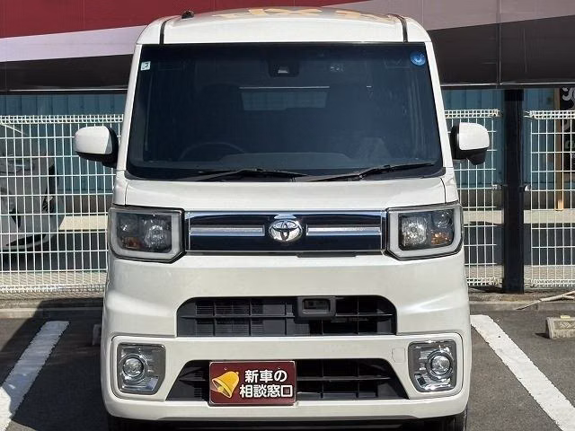 TOYOTA PIXIS MEGA