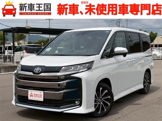 TOYOTA NOAH