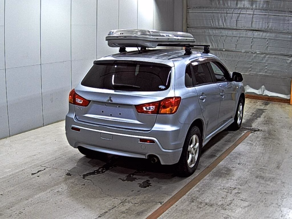 MITSUBISHI RVR