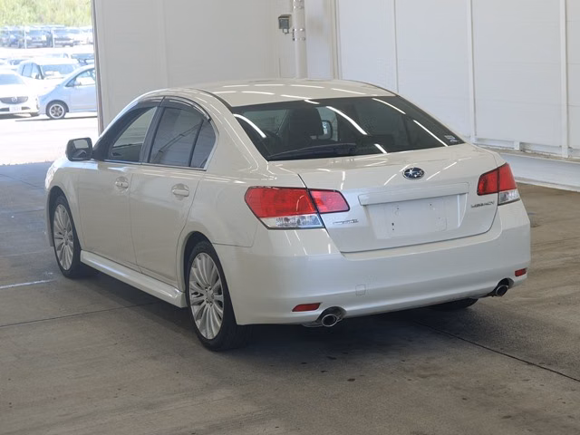 SUBARU LEGACY B4