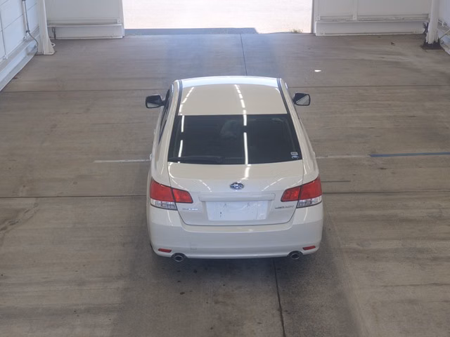 SUBARU LEGACY B4