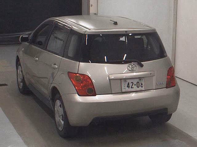TOYOTA IST