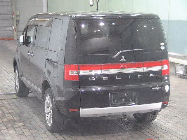 MITSUBISHI DELICA D:5