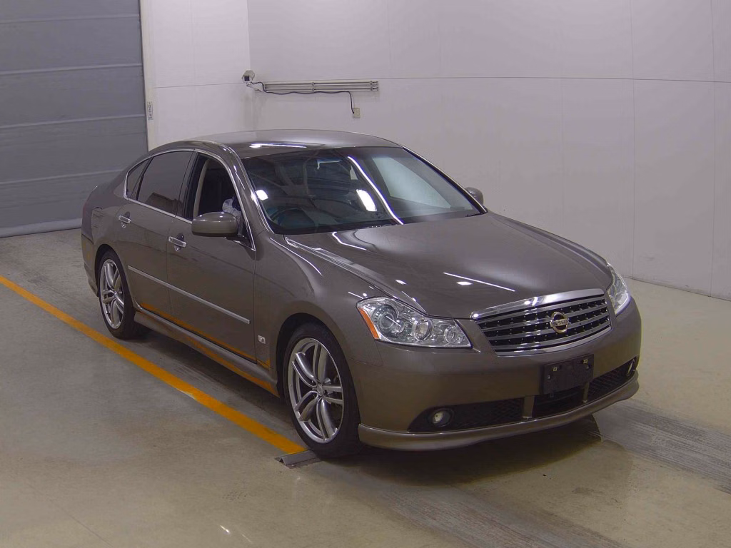 NISSAN FUGA
