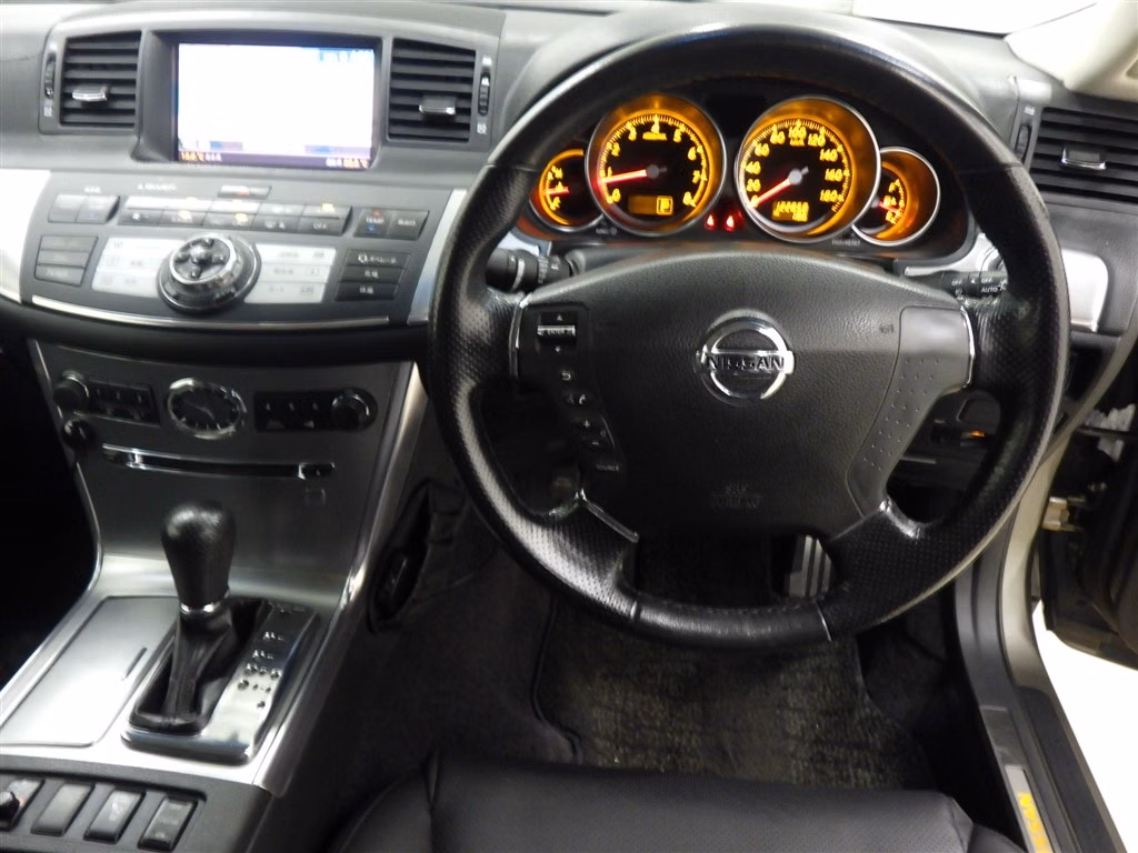 NISSAN FUGA