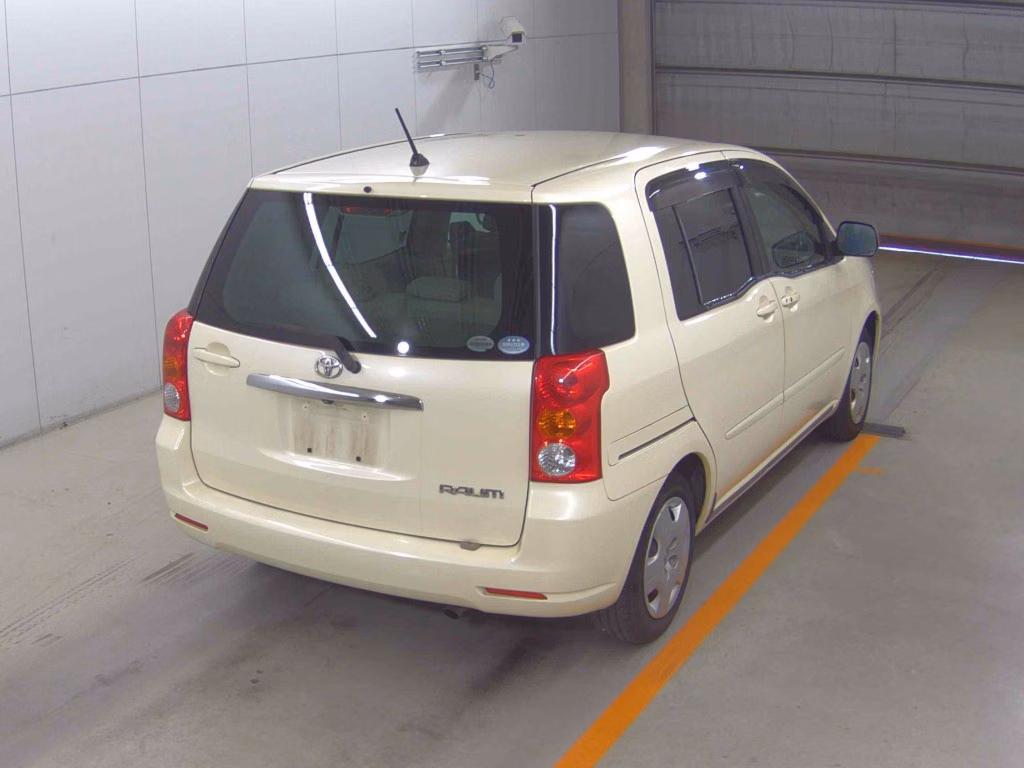 TOYOTA RAUM
