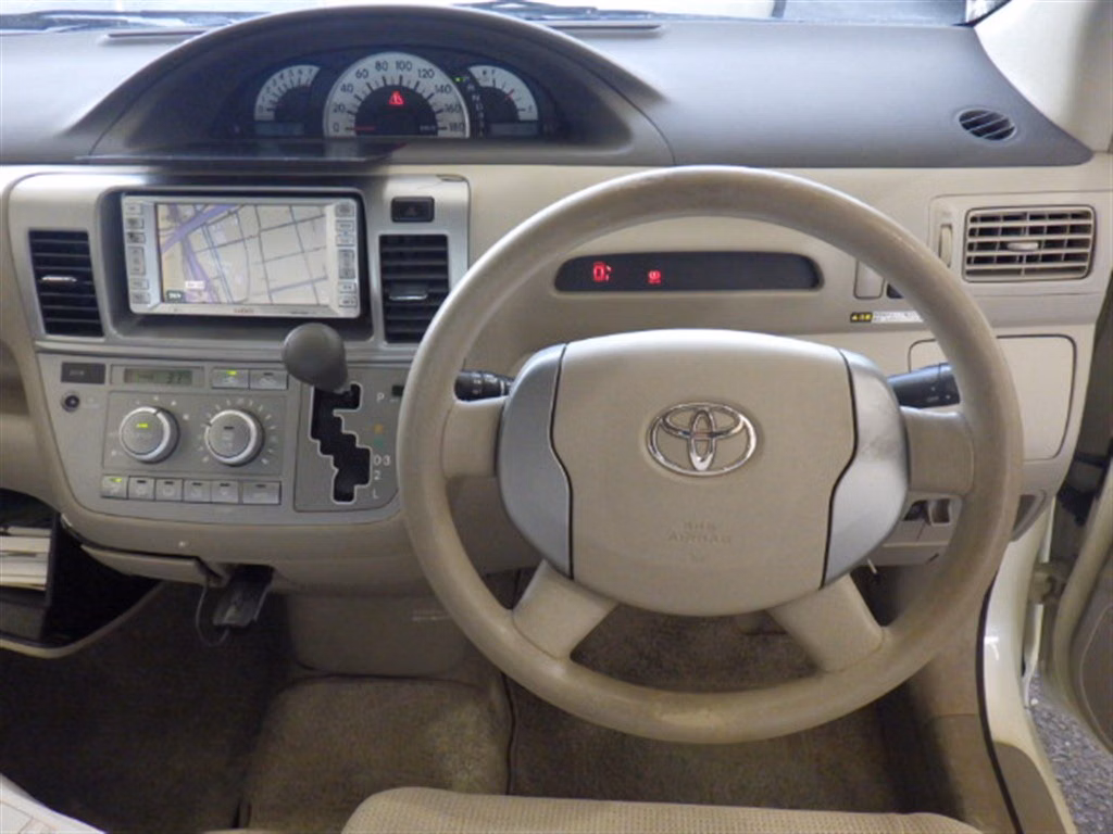 TOYOTA RAUM
