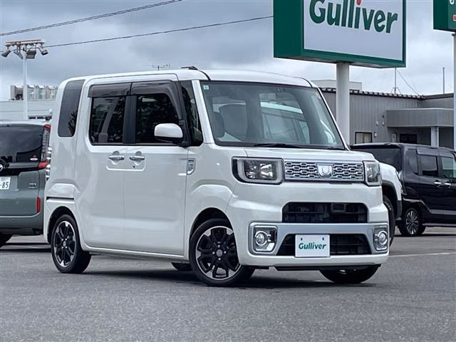 DAIHATSU WAKE