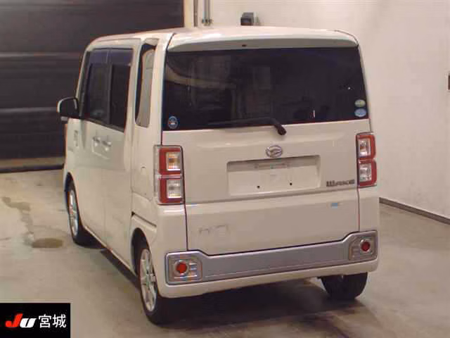 DAIHATSU WAKE