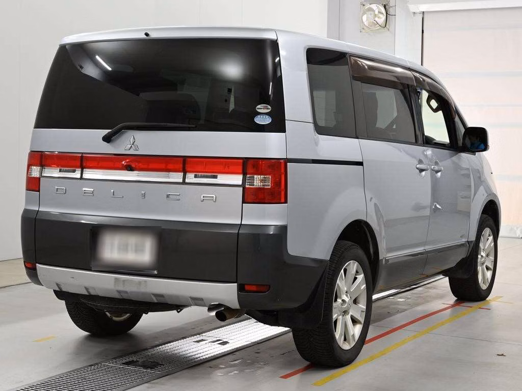 MITSUBISHI DELICA D:5